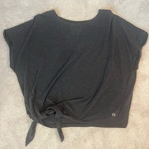 Woman’s gap athletic short sleeve shirt